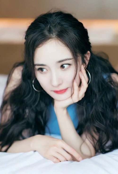 �����������������г��� �����ɰ���Ů������չʾ