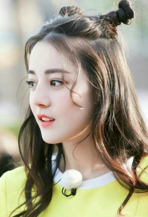 �����������������г��� �����ɰ���Ů������չʾ