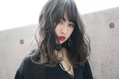 ���˾�ͷ�������������� ���׸��Ե�Ů��������ȫ