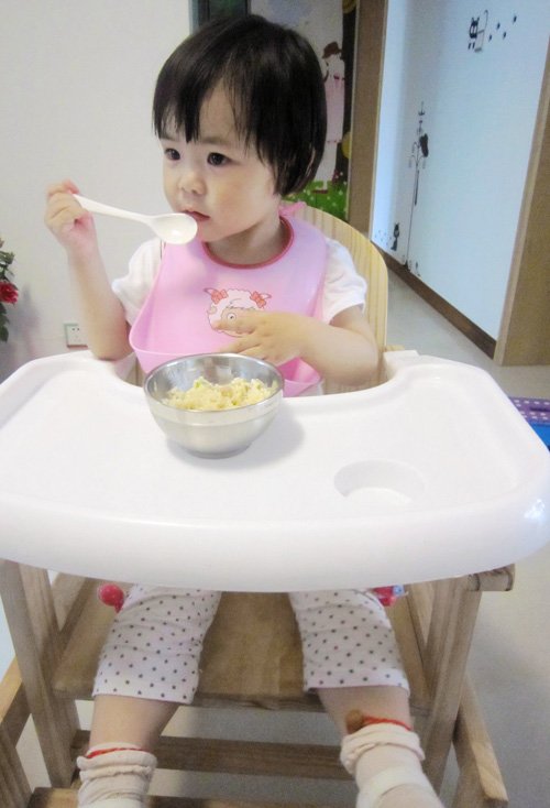 2��Ů����Ģ��ͷ��ô��Ư�� ���ȿɰ��ĺ��Ӷ̷�