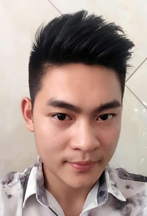 ��ʿ�򵥴󷽶�ͷ������ ��ÿ��������̷�����