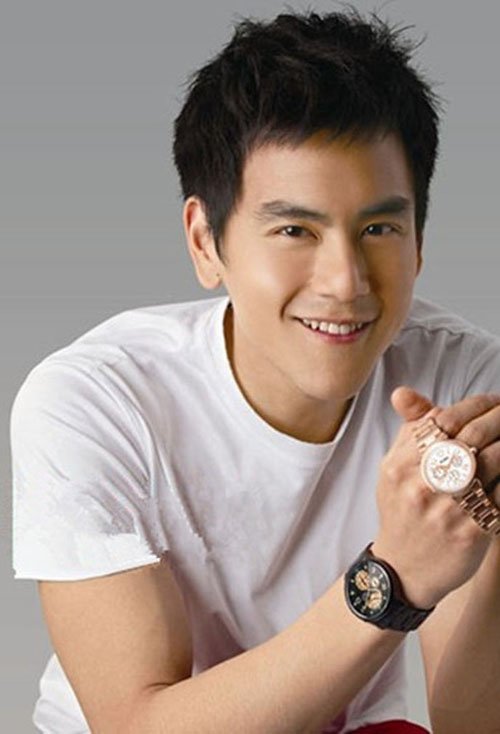 ��ʿ�򵥴󷽶�ͷ������ ��ÿ��������̷�����